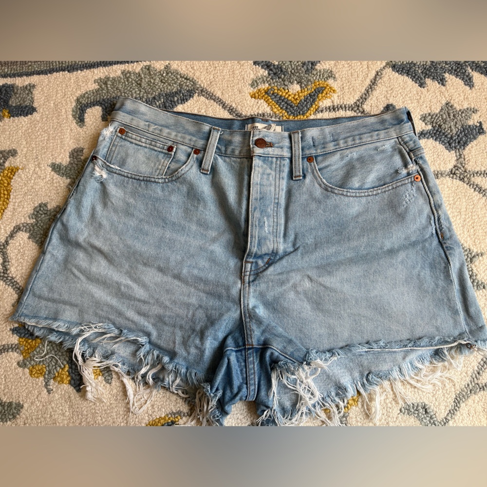 Madewell - Curvy Relaxed Denim Shorts (Cedarcroft) Sz 29 (FITS LIKE Sz 31/32)